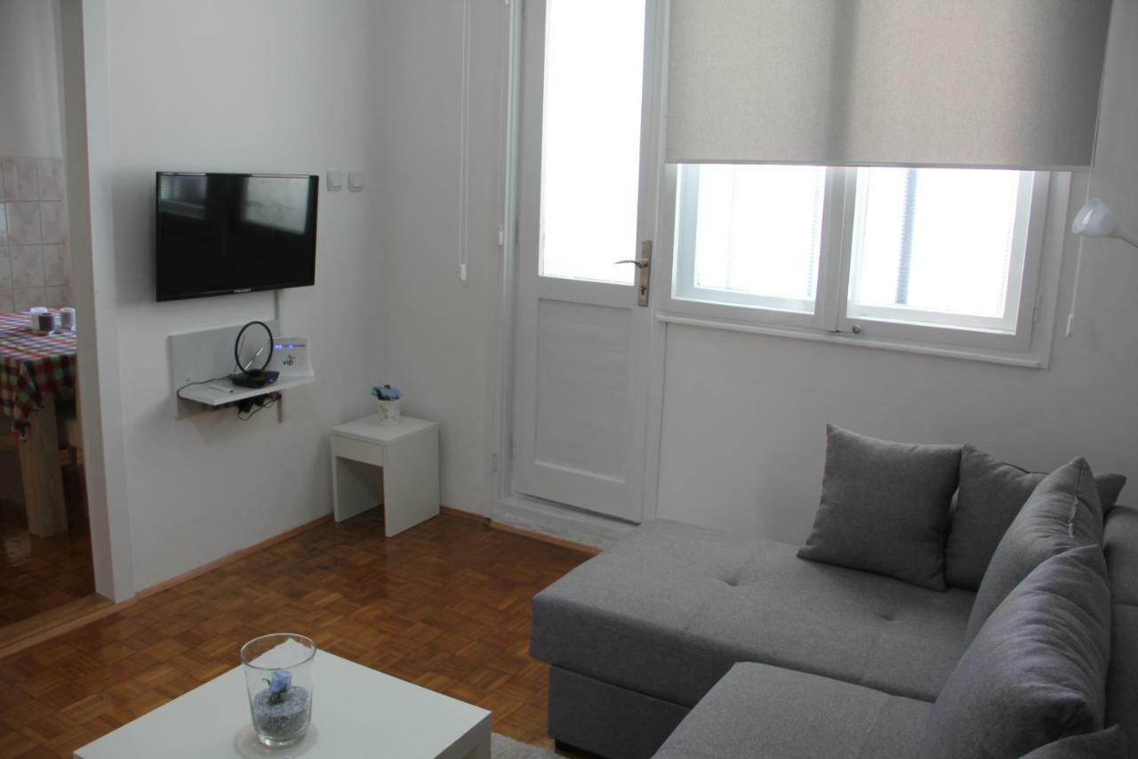 Apartman Kej Pirot Exterior photo