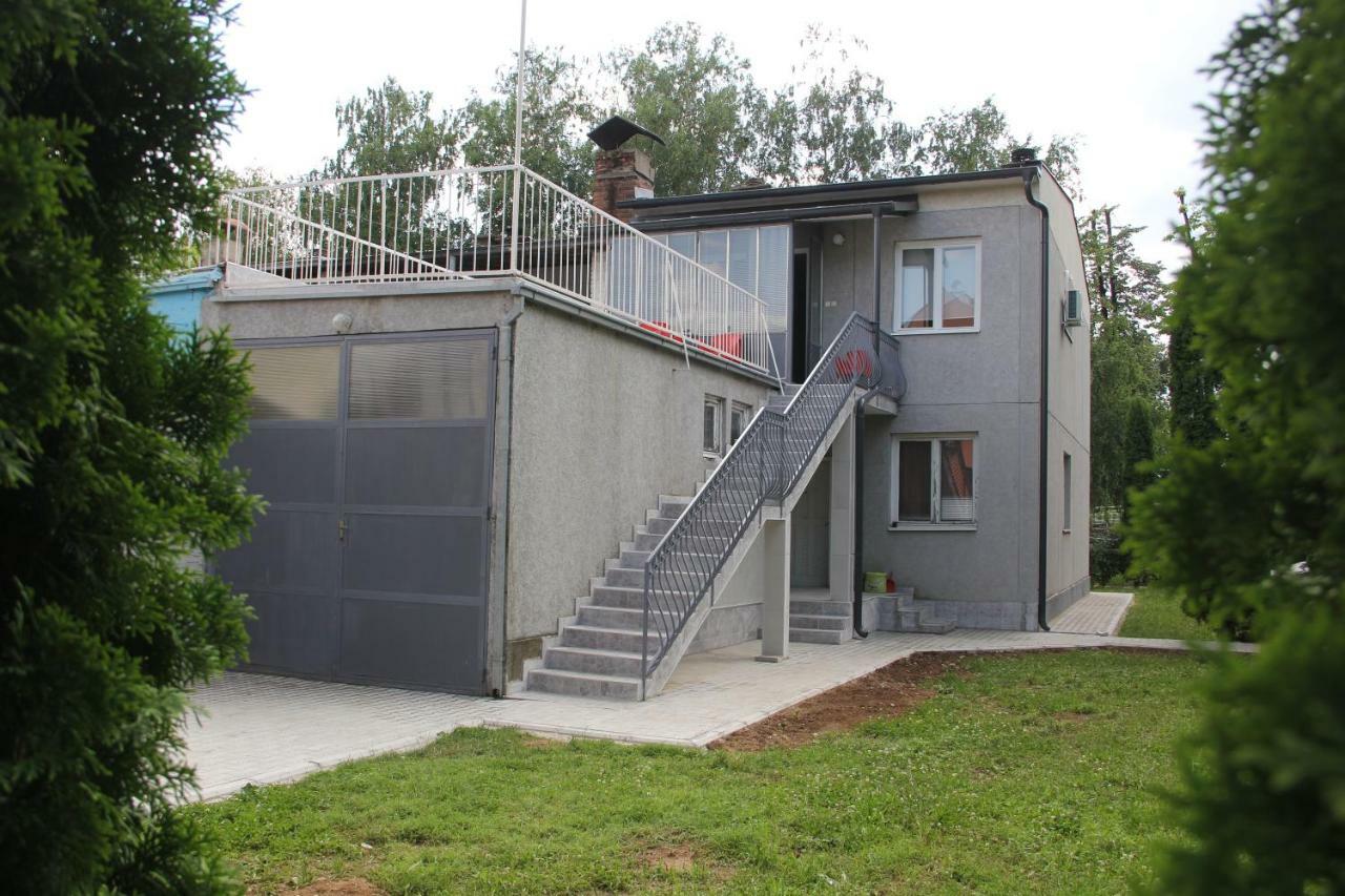 Apartman Kej Pirot Exterior photo